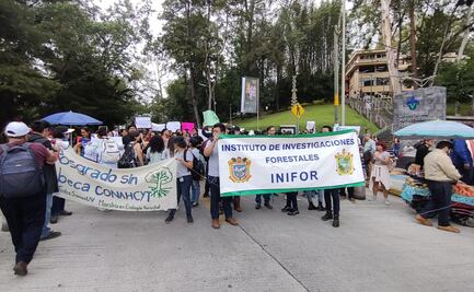Por recorte a becas de Conahcyt, estudiantes de posgrado protestan en Veracruz