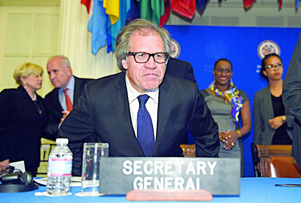Luis Almagro se convirtió ayer oficialmente en el nuevo secretario general de la OEA. En la foto, durante una reunión de la organización en Washington (ESPECIAL)
