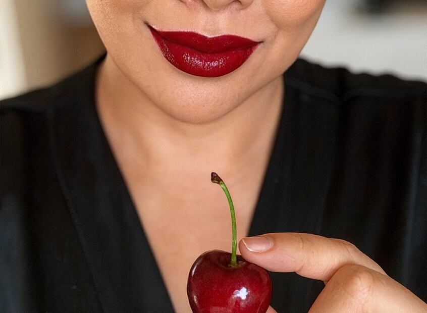 ¡No dejes de lucir un rojo que te quede bien! Foto: Instagram @lissettoromakeup