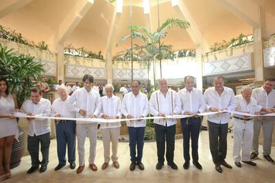 Llama Héctor Astudillo a cerrar filas en torno al turismo en Guerrero