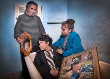 ¿Poliamorosos, multiespecie? Lizeth Arauz expone fotos de esas y otras familias sin etiquetas