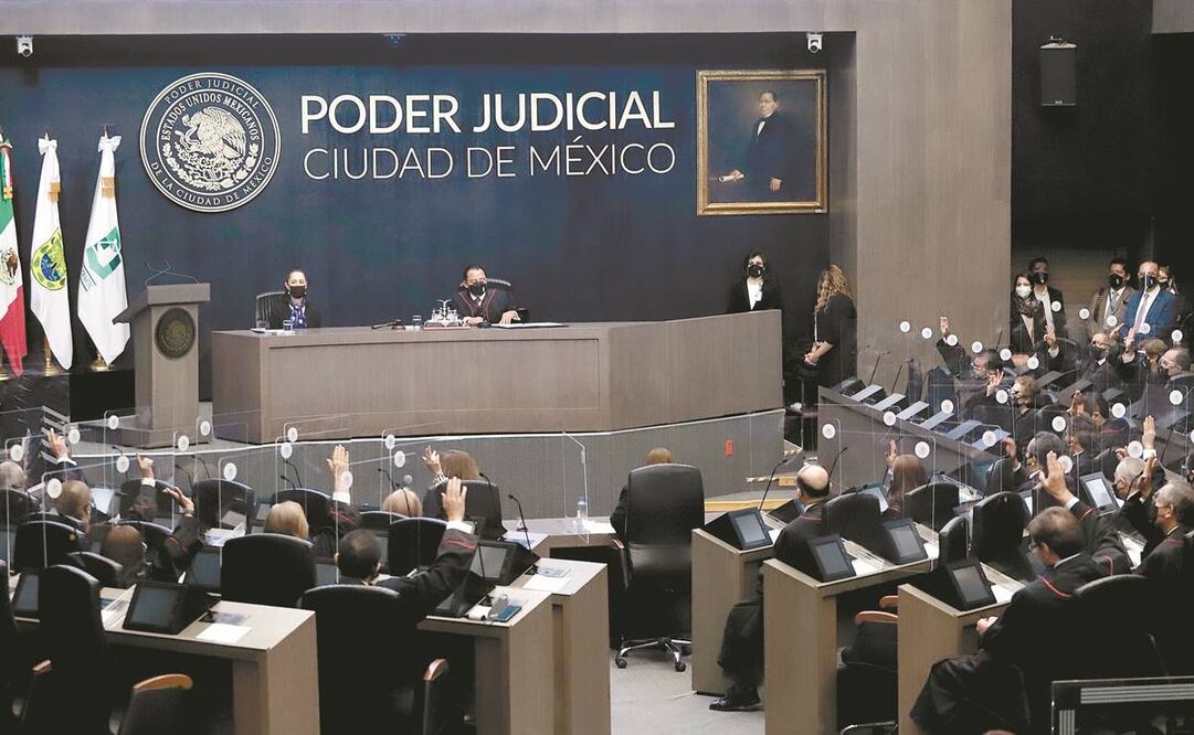 A la ceremonia de nombramiento de los 10 magistrados acudió la jefa de Gobierno de la Ciudad de México, Claudia Sheinbaum. Foto: Berenice Fregoso/ El Universal.