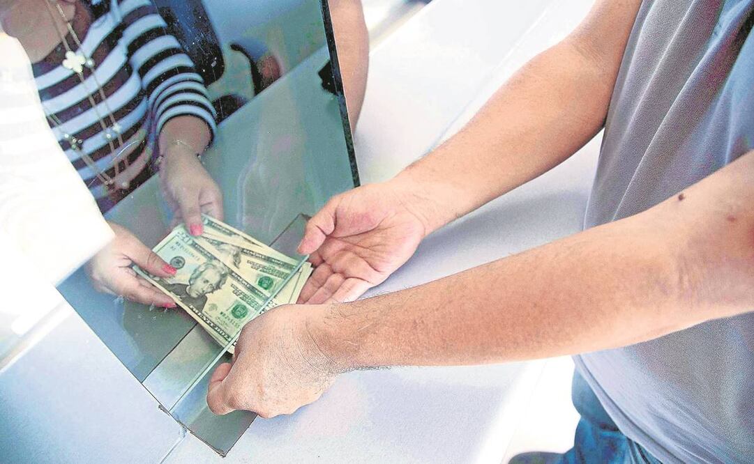 A través de apps se puede abrir una cuenta en dólares.Foto: Archivo/ El Universal