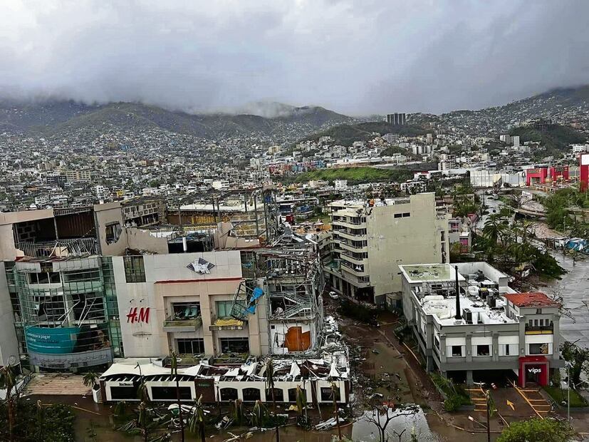 Otis devasta Acapulco con una fuerza histórica