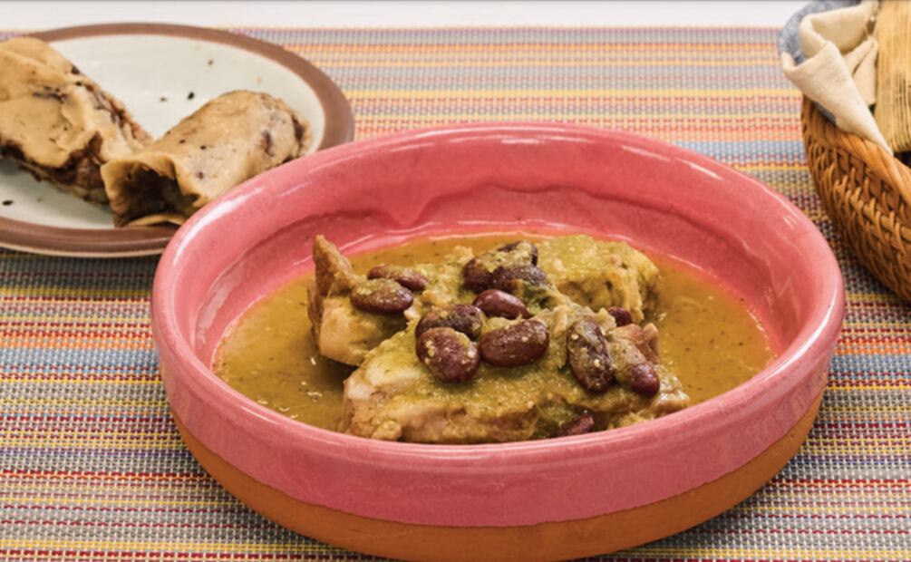 Costillitas en salsa verde con ayocotes. Foto: captura de pantalla de la Revista del Consumidor, edición marzo 2025