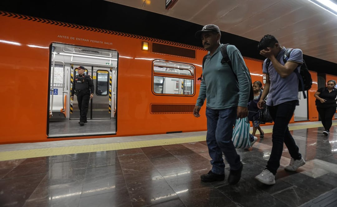 Este jueves 1 de mayo, el transporte público opera con horario de día festivo. Foto: Gabriel Pano / EL UNIVERSAL
