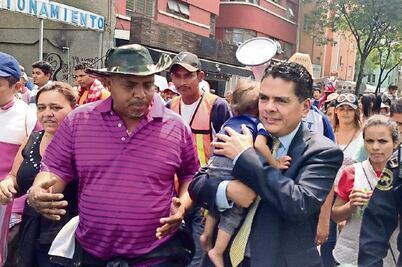 Embajador se une a Viacrucis Migrante 