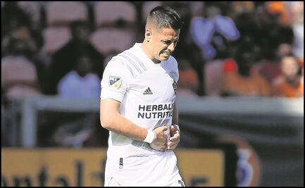 El alto costo económico del fracaso de Chicharito en Galaxy