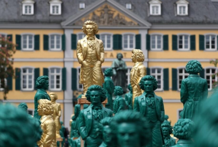 Bonn "corrige" Beethoven gruñón y lo hace sonreír