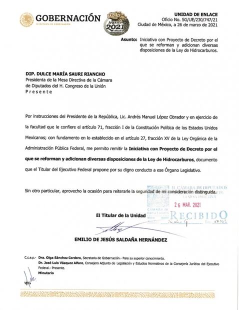 AMLO va por quitar permisos petroleros a IP