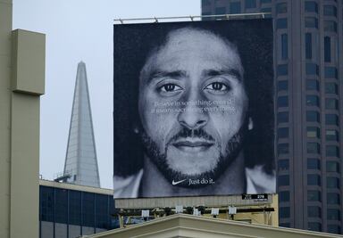 Presentan el polémico comercial de Colin Kaepernick