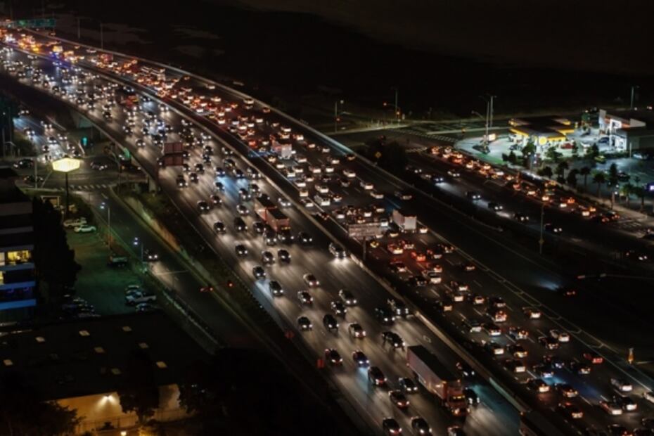 Autos que no mantienen la distancia causan más accidentes que el alcohol