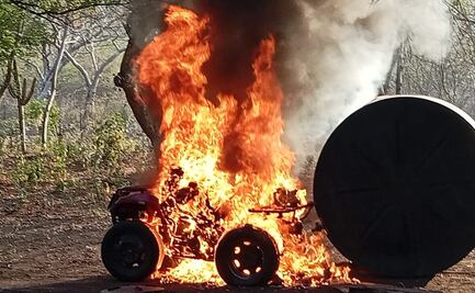 Bloquean carretera y prenden llantas en Oaxaca contra parques industriales del Corredor Interoceánico