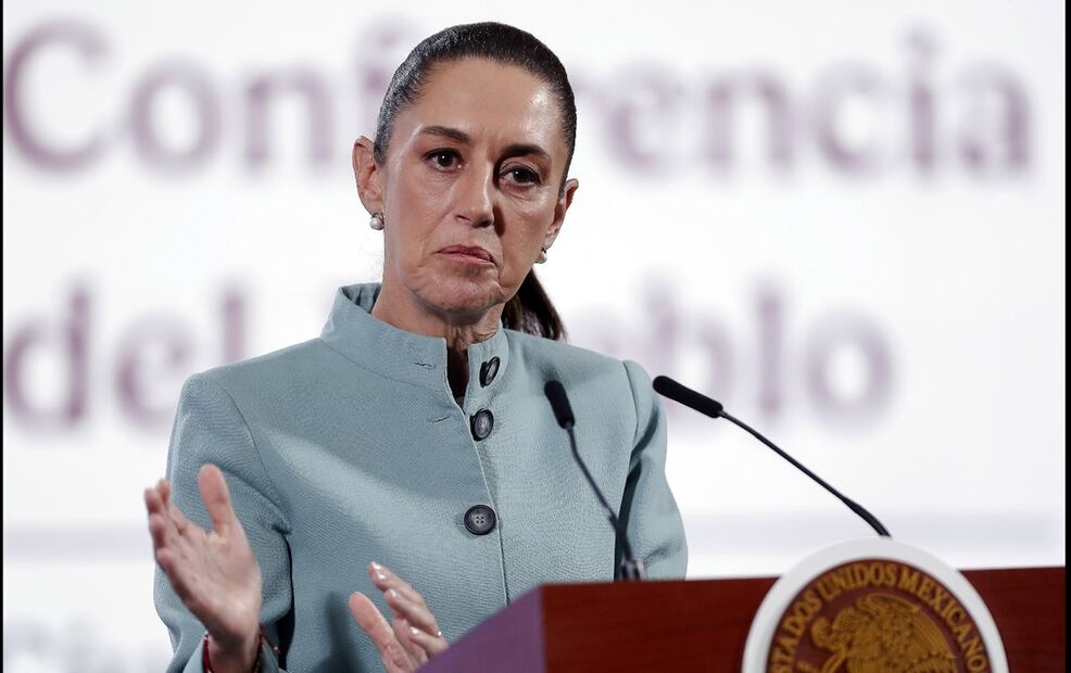 La presidenta Claudia Sheinbaum Pardo afirmó que los mexicanos no están de acuerdo con la reelección en los cargos públicos y piden se regrese el sentido original de la Constitución del 1917. Foto: EFE