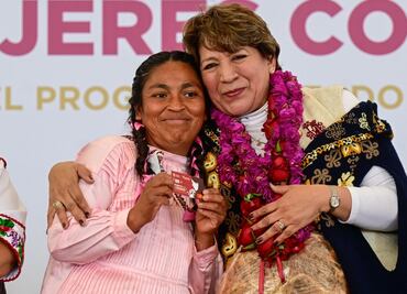 Delfina Gómez entrega tarjetas “Mujeres con Bienestar” en San Felipe del Progreso