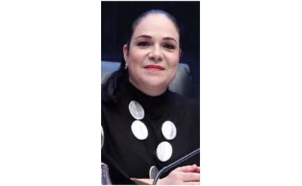 Busca Mónica Fernández recuperar control de su cuenta de Facebook