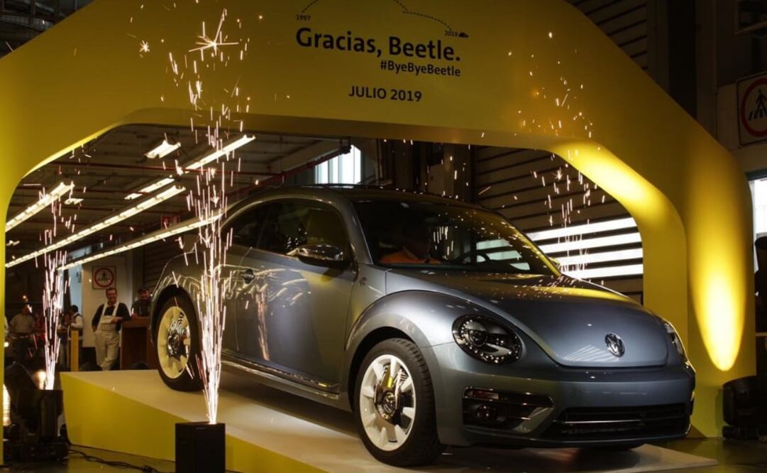 Sale el último “Vocho” de la planta de Puebla