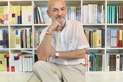 Da Jandra da cátedra de aforismo y edición