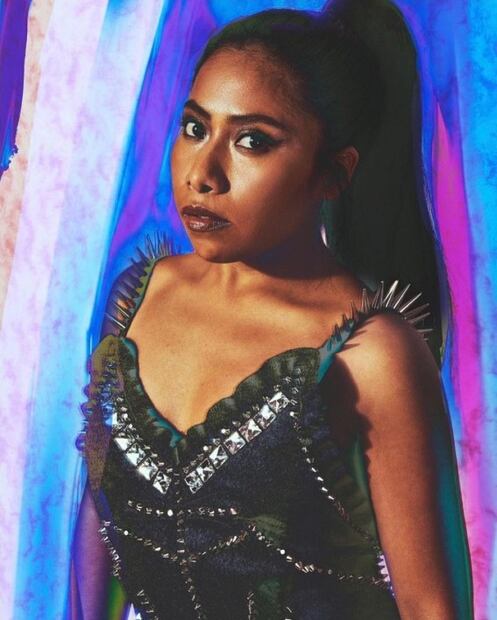 Yalitza Aparicio nos enseña cómo lucir más alta vistiendo un look monocolor