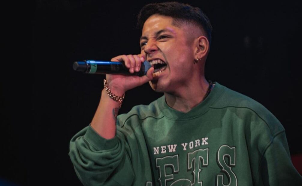 El comediante Franco Escamilla lamentó la muerte del joven freestyler. Foto: Instagram. @_elmaje