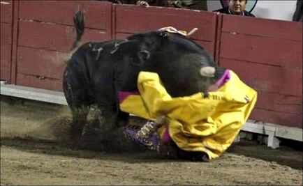 La torera Hilda Tenorio sufre terrible cornada en Puebla
