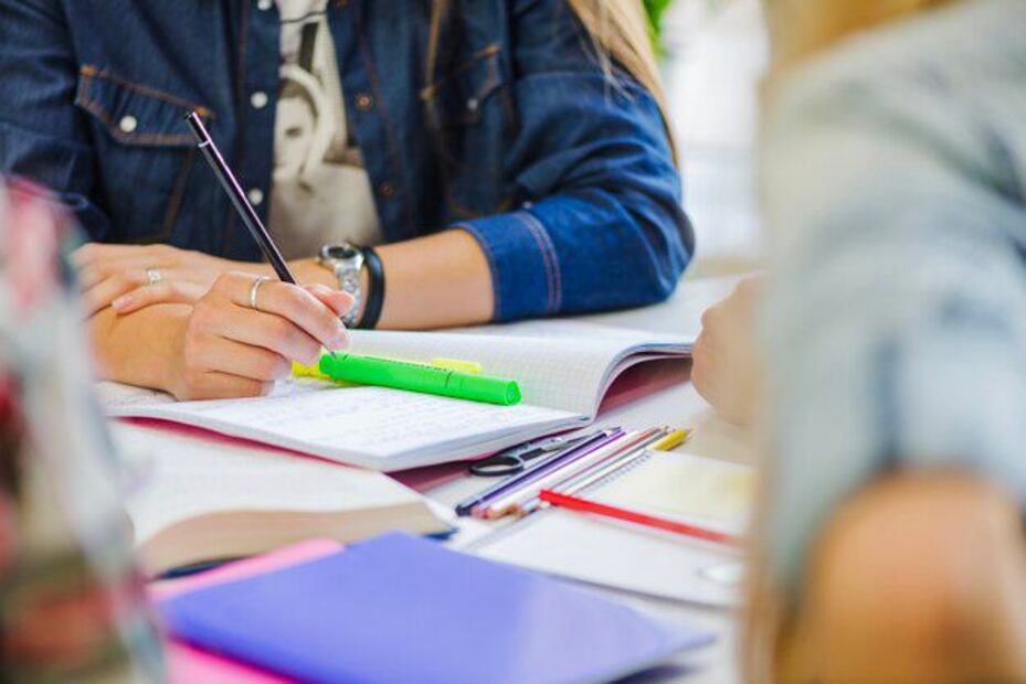 Las claves de Harvard para aprobar parciales y finales. Fuente: Freepik.