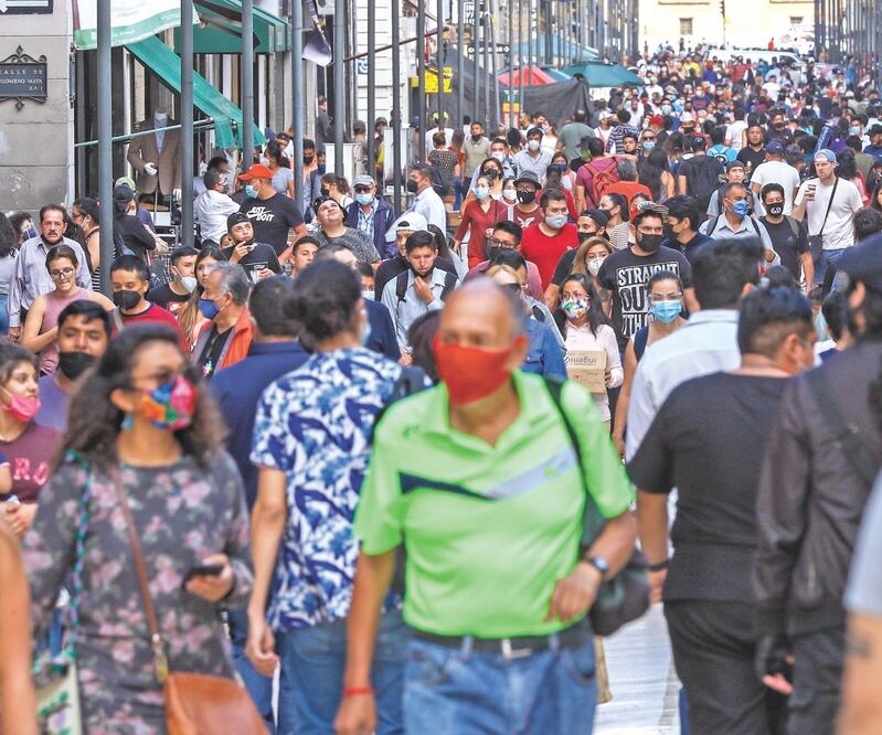 A raíz de la pandemia, el consumo privado, componente importante de la demanda nacional, registró una caída de 10.4% durante el año pasado. Foto: ARCHIVO EL UNIVERSAL