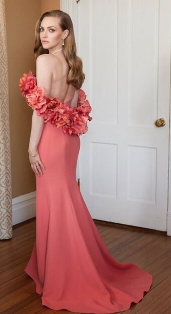 Deslumbran en la "alfombra" de los Globos de Oro 2021