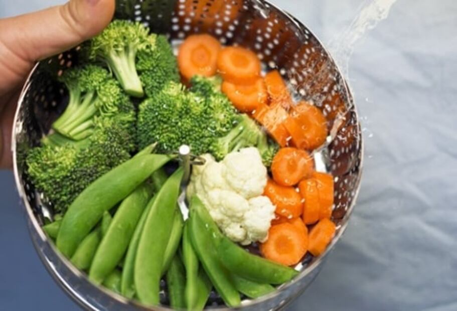 Tips para eliminar los gusanos de las verduras al lavarlas