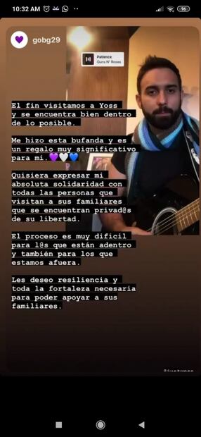 YosStop teje en la cárcel, le hace una bufanda a su novio