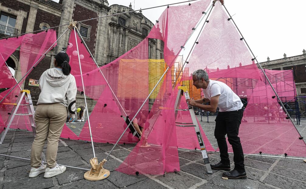 Instalaciones Mextropoli 2024, festival de arquitectura y ciudad en la Plaza de Santo Domingo. Fotos: Gabriel Pano/ El Universal.