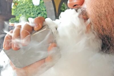 Llaman a debatir consumo por “Vaping”