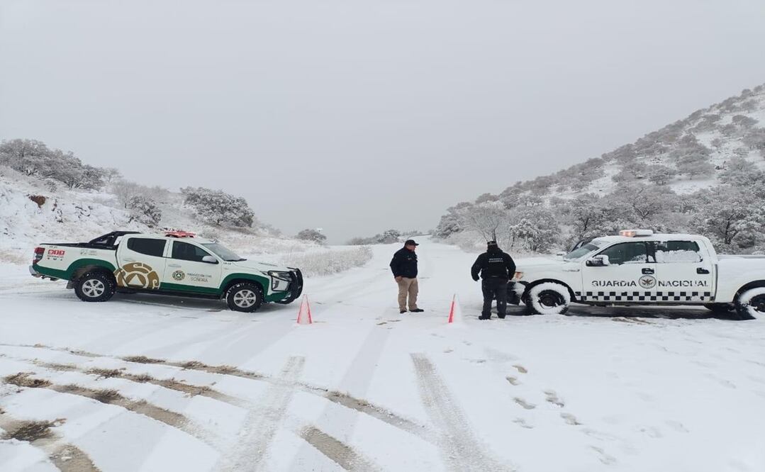 Cierran carreteras por nevadas en Sonora. Foto: Especial
