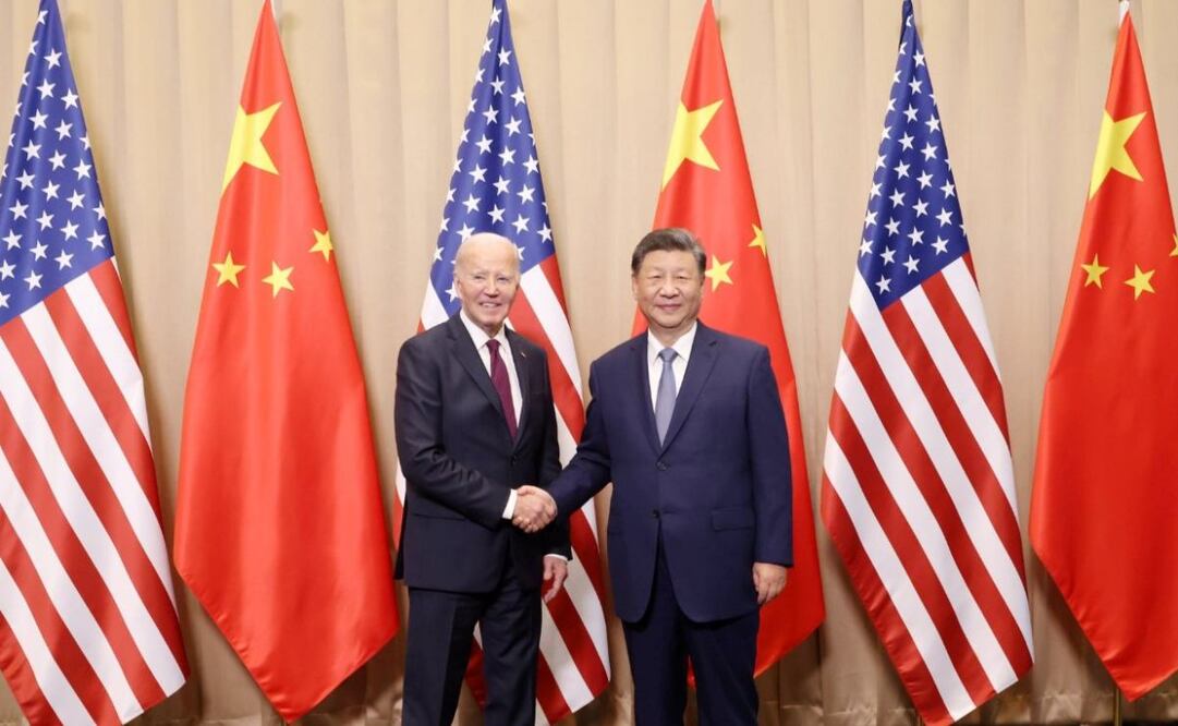 Los presidentes Joe Biden y Xi Jinping coincidieron en Lima en la importancia de mantener el control humano sobre el uso de armas nucleares, durante una reunión centrada en los riesgos de la inteligencia artificial. Foto: EFE
