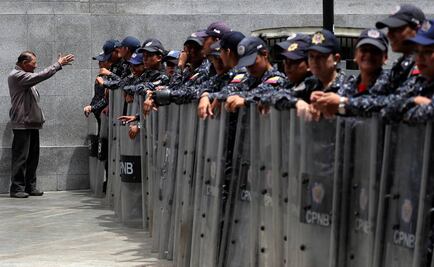Guardias nacionales y policías despliegan operativo en Asamblea de Venezuela