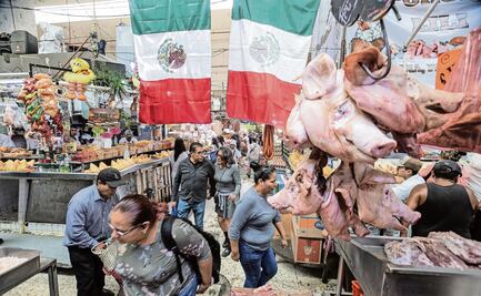 Familias recortan gasto para la cena mexicana