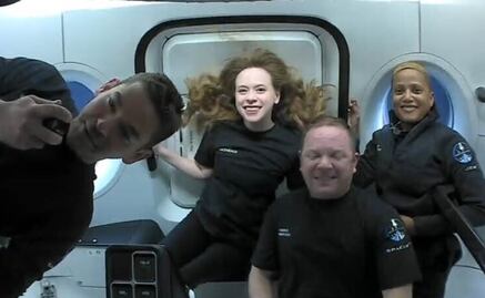 Turistas espaciales de SpaceX vuelan más alto que la Estación Espacial Internacional