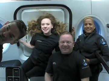 Turistas espaciales de SpaceX vuelan más alto que la Estación Espacial Internacional