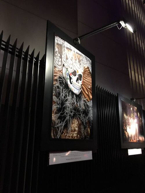 Las fotografías dan muestra de la colorida festividad con imágenes de personajes propios de la tradición (JORGE RAMOS. EL UNIVERSAL)