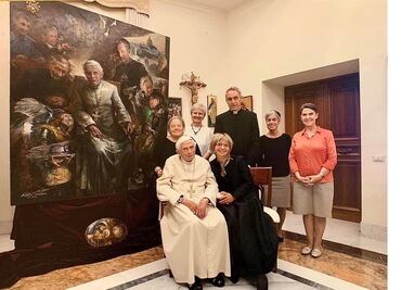 Benedicto XVI nunca pensó que viviría tanto y pedía perdón por ser "un peso"