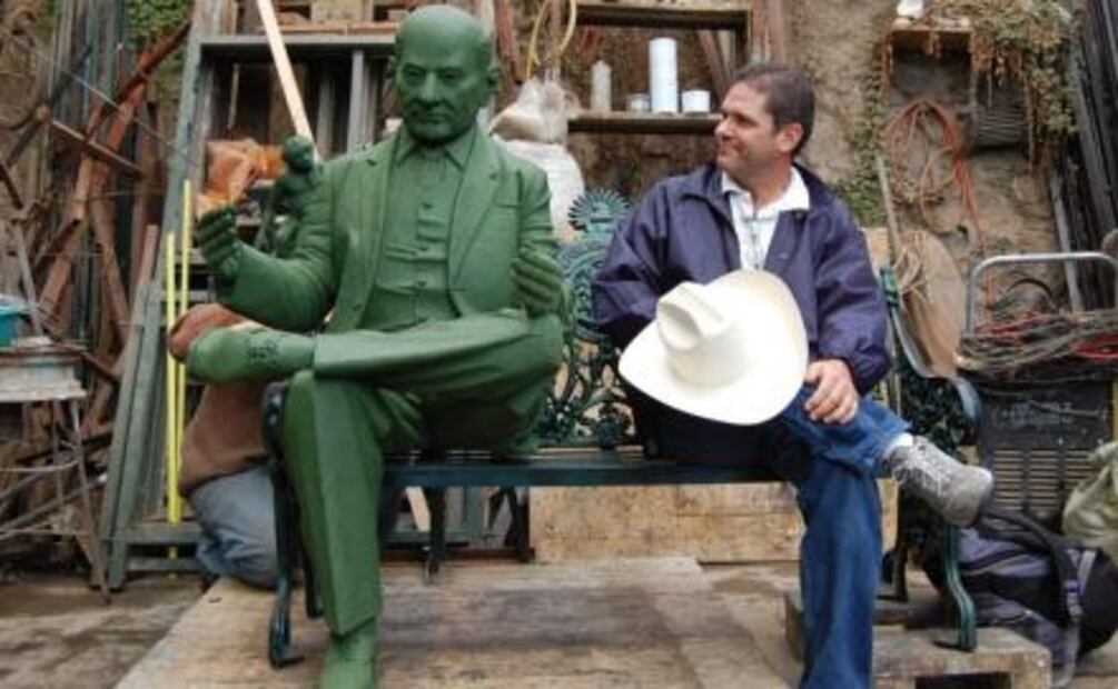 Exigen devolución de estatua retirada por disputas políticas en Veracruz