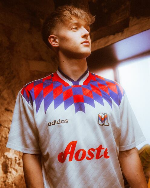 El nuevo jersey del Olympique Lyon. FOTO: @OL