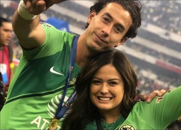 Mariana Echeverría defiende a su esposo Oscar Jiménez tras ser reventado por la afición del América
