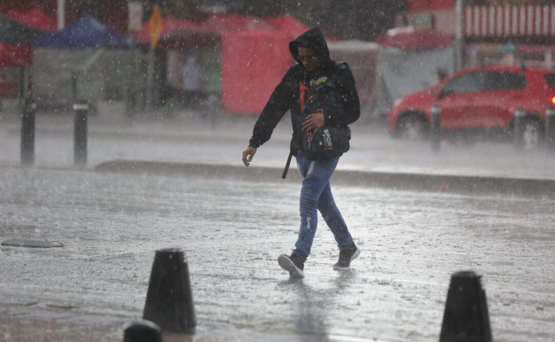 Activan doble alerta por lluvias fuertes y posible caída de granizo en 13 alcaldías de CDMX.
Foto: Francisco Rodríguez / EL UNIVERSAL