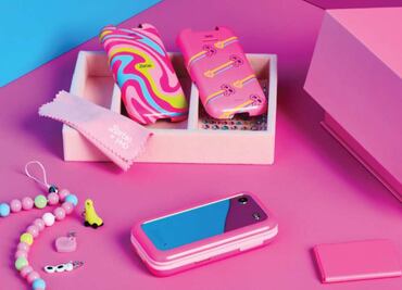 Así es el celular inspirado en Barbie
