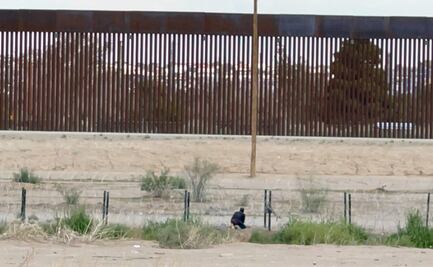 Migrantes cortan con pinzas malla ciclónica en Río Bravo para cruzar a EU