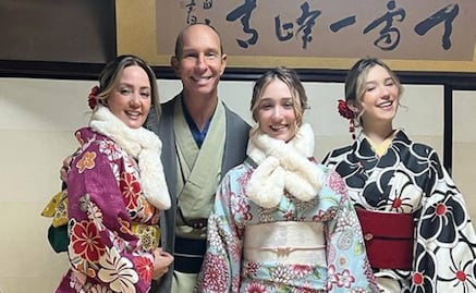 Andrea Legarreta celebra en Japón el cumpleaños 16 de su hija Nina Rubín