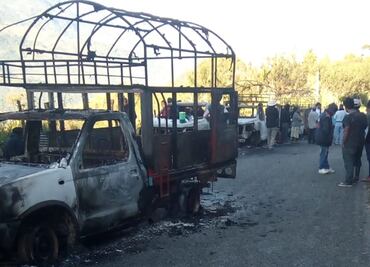 Choque entre policías y pobladores deja dos muertos y vehículos quemados en Chiapas