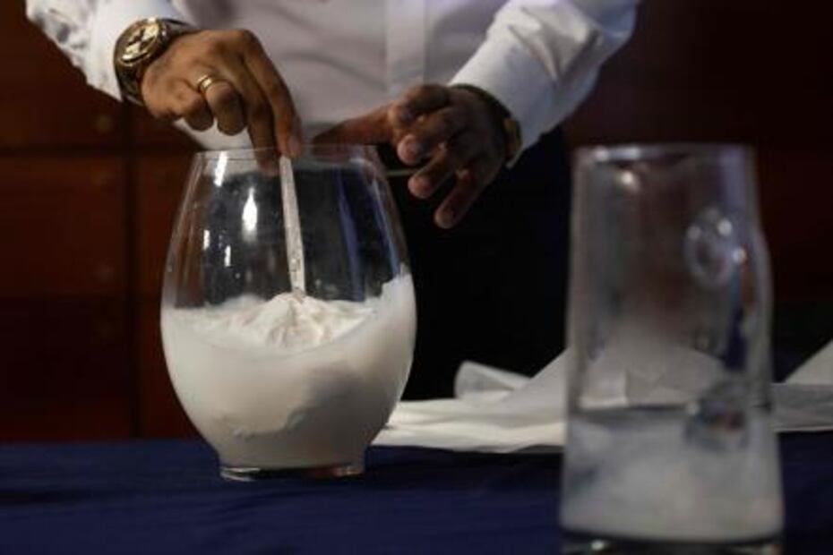 Chilenos fabrican bolsas de plástico que se disuelven en agua y no contaminan