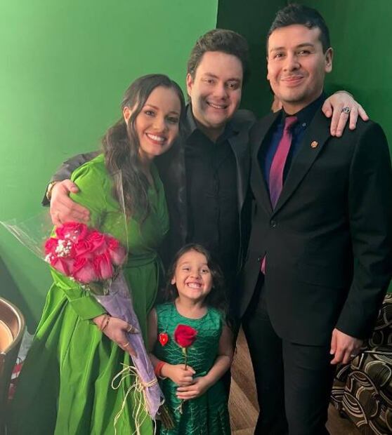 Sarita, hija de José José, se reúne con el hijo no reconocido del "Príncipe de la canción"